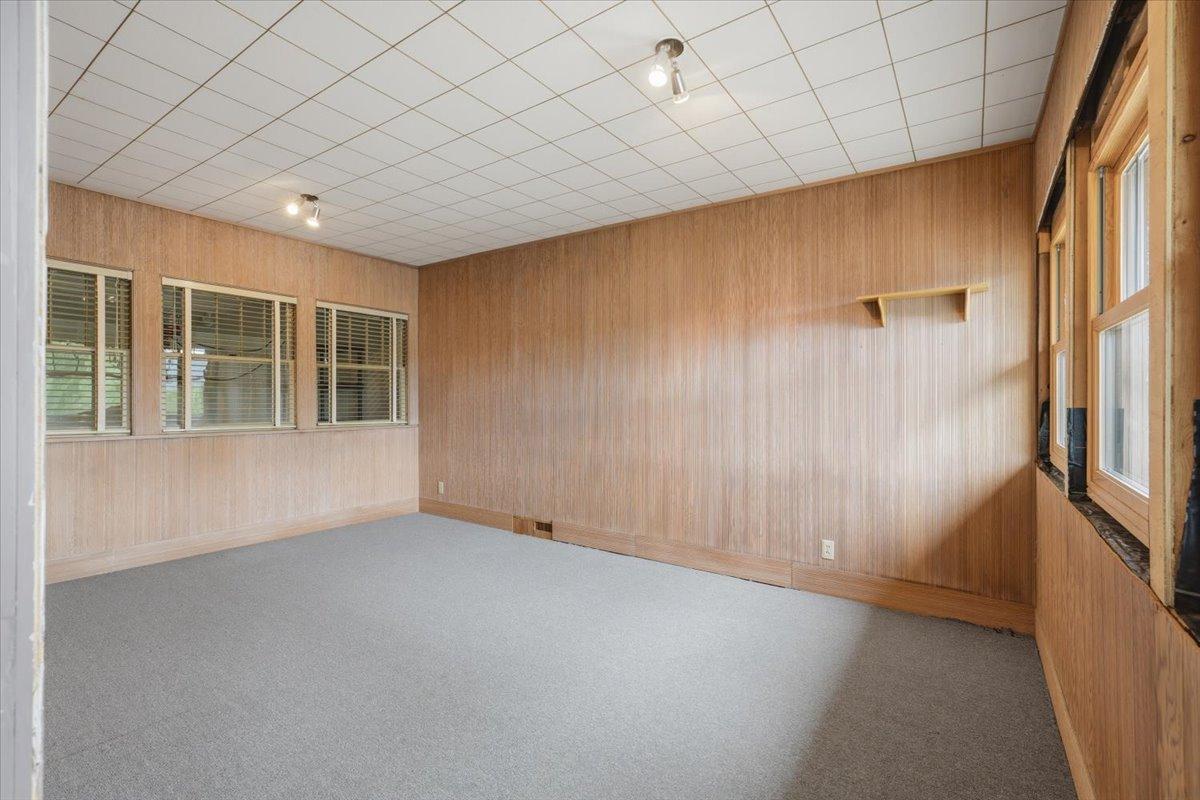 20-Meeting Room.jpg