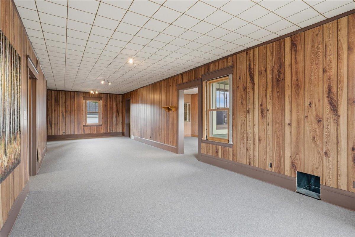 18-Meeting Room.jpg