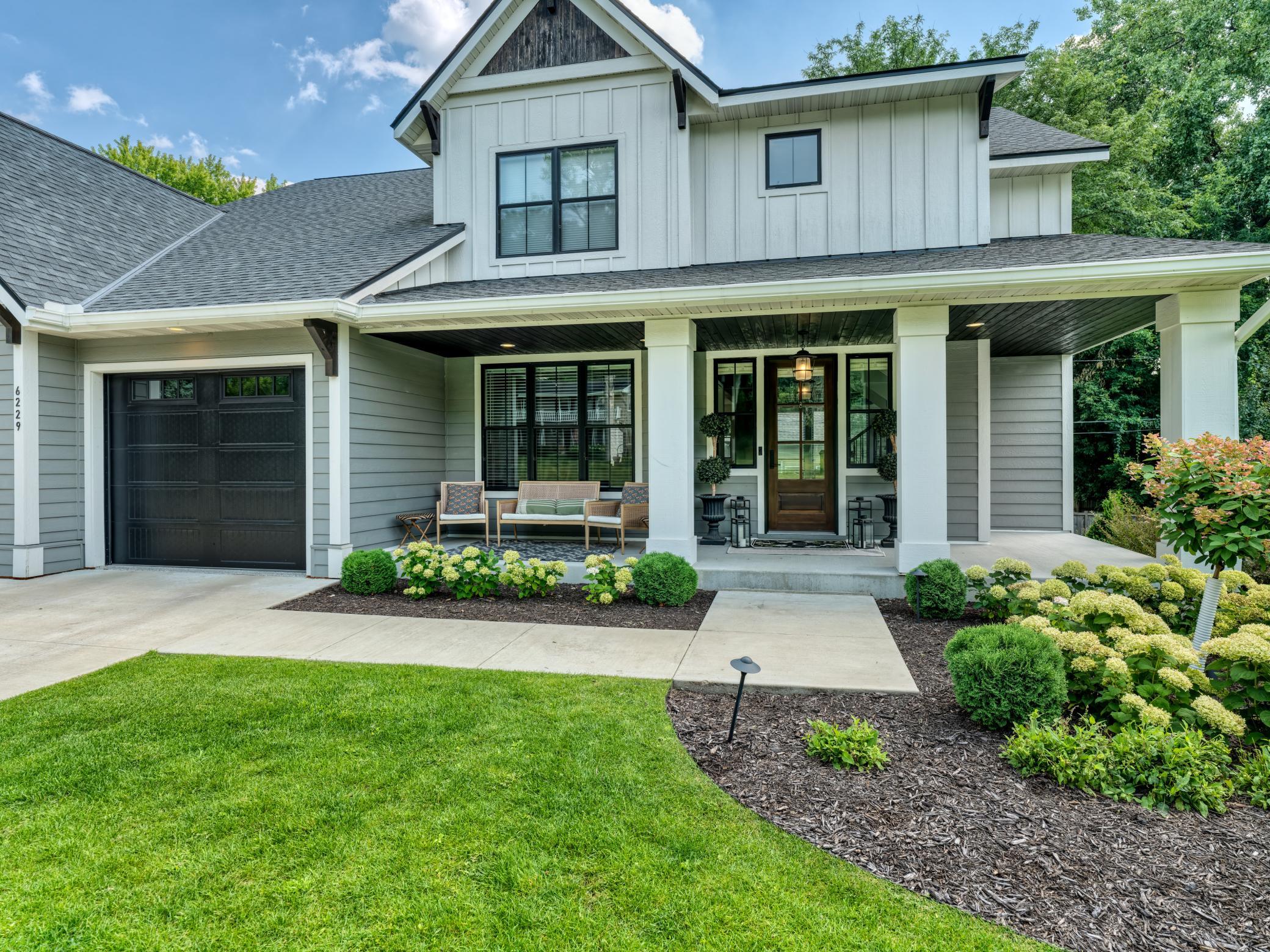 Exterior Front Entry