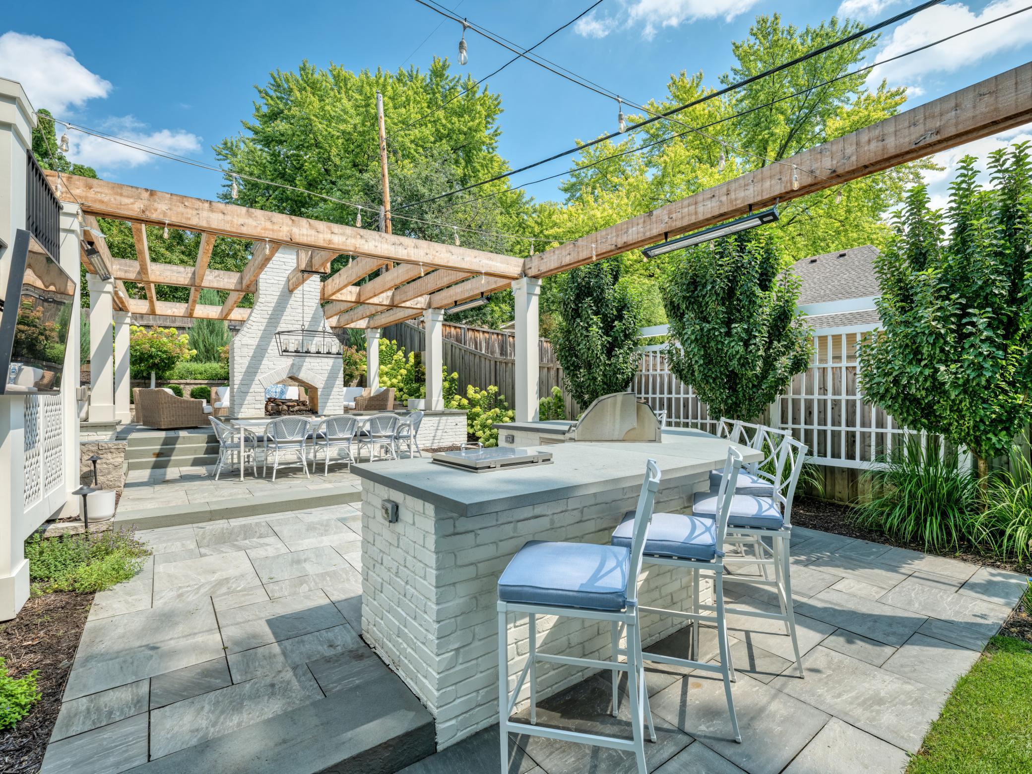 Outdoor Kitchen
