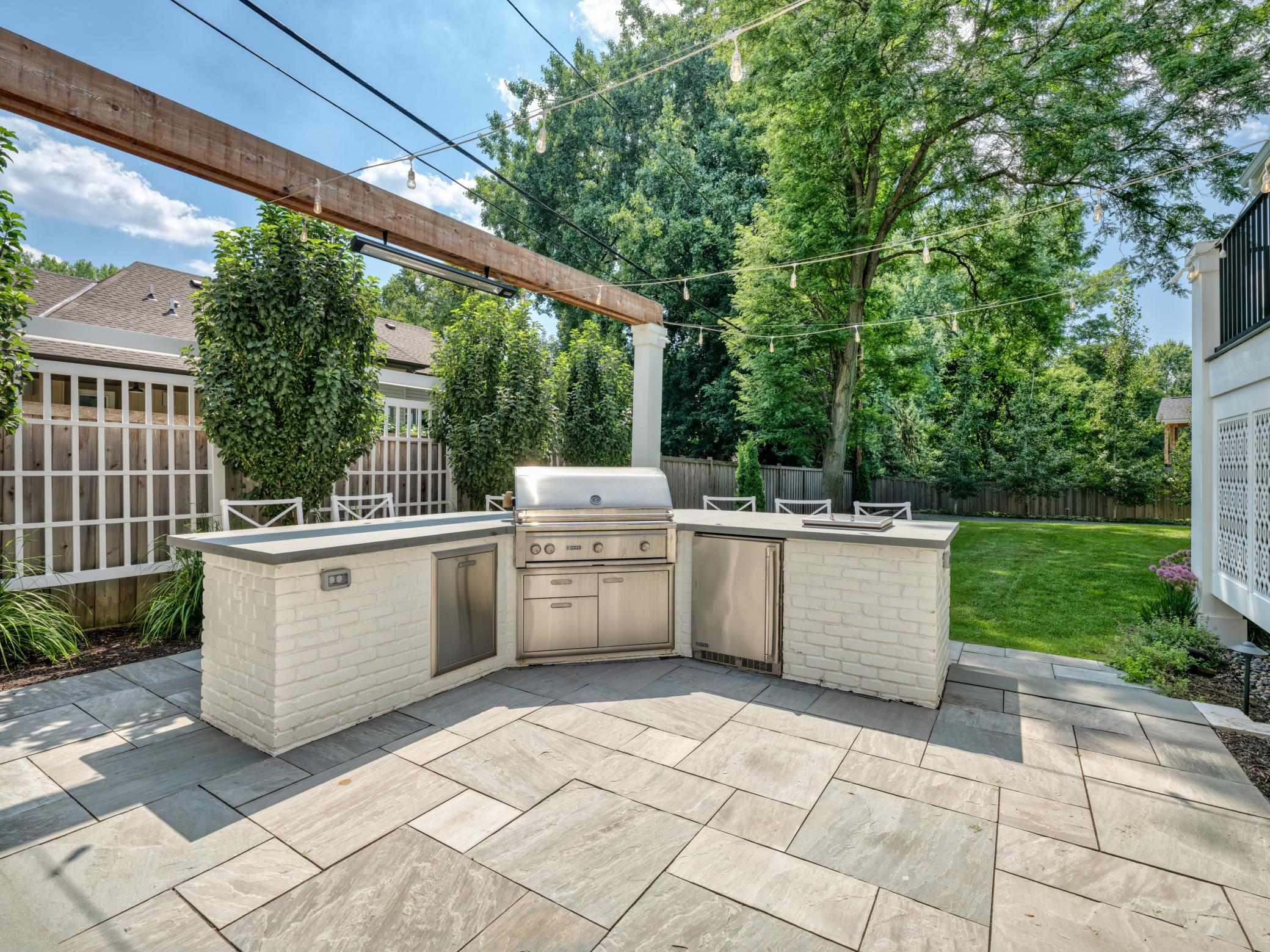 Outdoor Kitchen