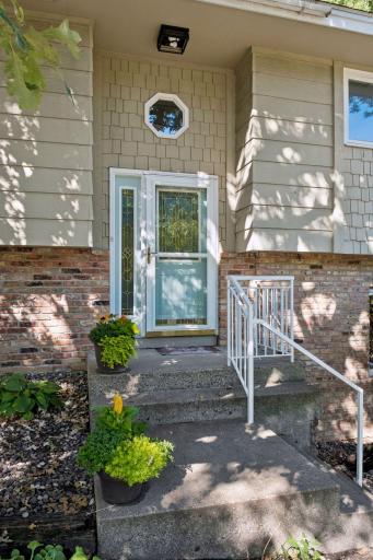 16015 Oak Shore Drive, Lakeville, MN 55044