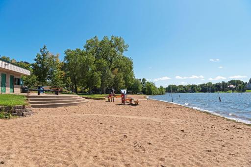 16015 Oak Shore Drive, Lakeville, MN 55044