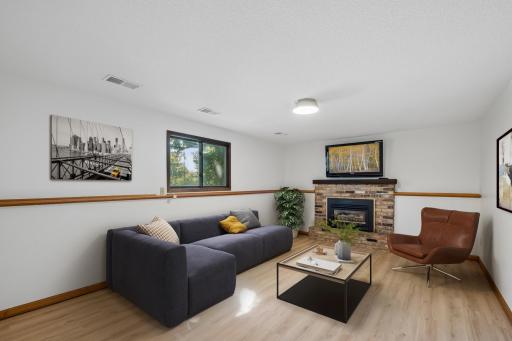 16015 Oak Shore Drive, Lakeville, MN 55044