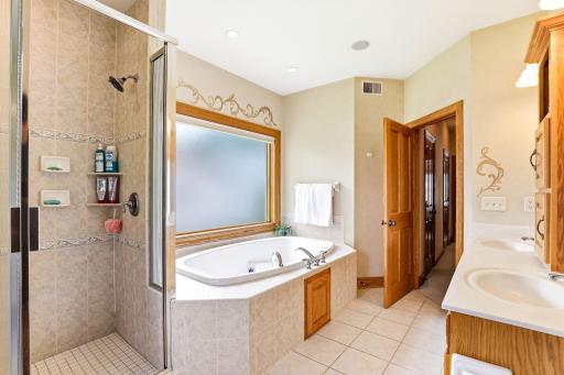 Jetted tub & separate shower