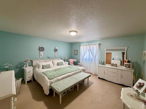 408 Clearview Court, Moorhead, MN 56560