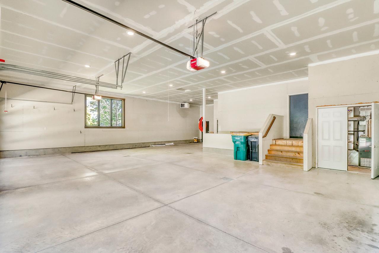 Garage1_0-1280.JPG