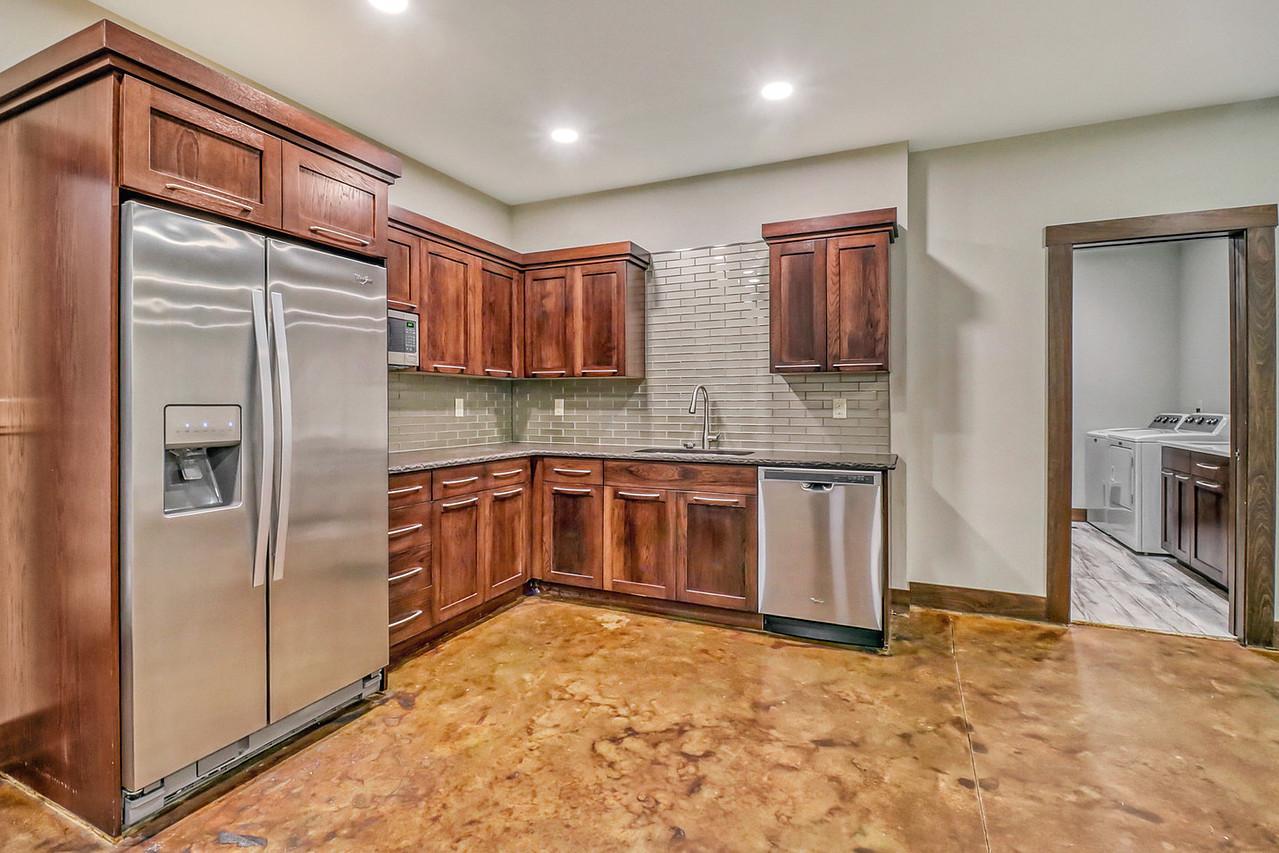 Kitchenette/ bar area