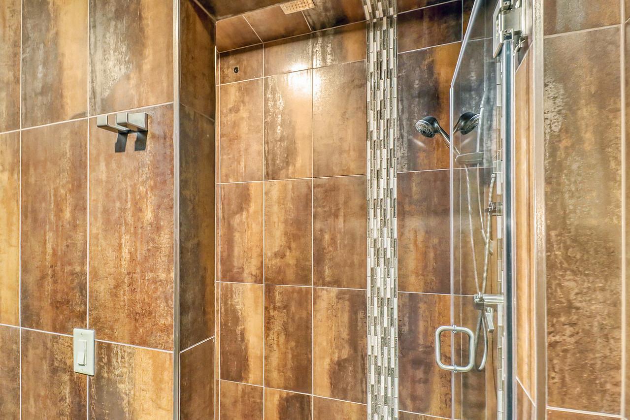 Basement Bedroom2 Steam shower
