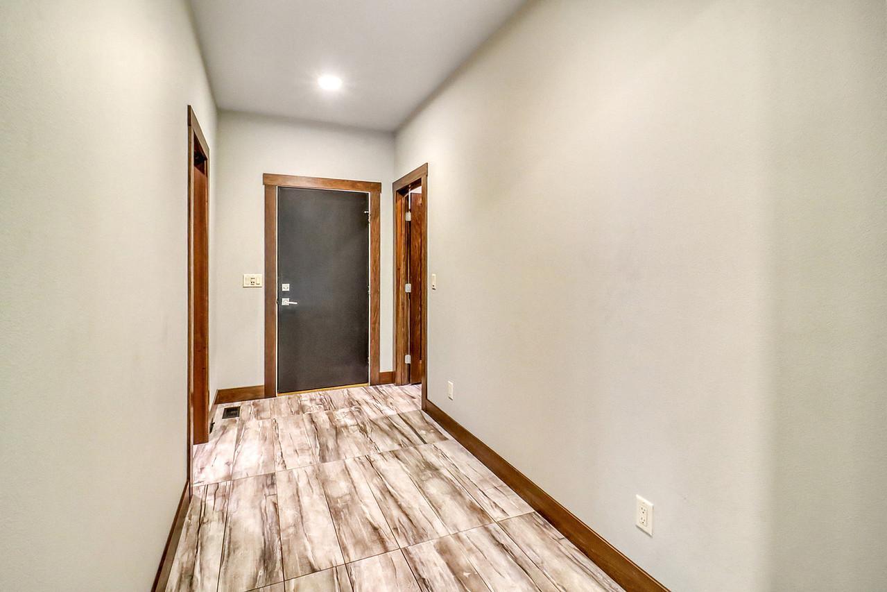Garage Entry /Mudroom