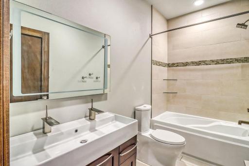 405 20th Avenue E, West Fargo, ND 58078