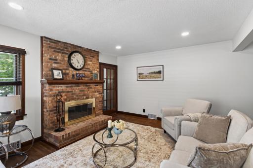 3807 Hubbard Avenue N, Robbinsdale, MN 55422
