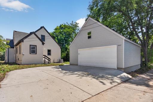 3807 Hubbard Avenue N, Robbinsdale, MN 55422