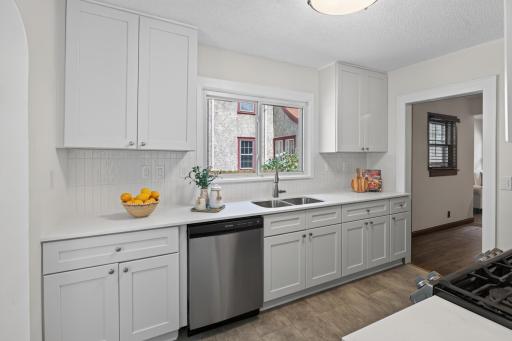 3807 Hubbard Avenue N, Robbinsdale, MN 55422