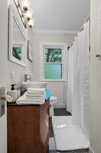 3807 Hubbard Avenue N, Robbinsdale, MN 55422