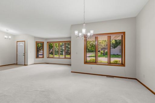 2558 Sumac Circle, White Bear Lake, MN 55110