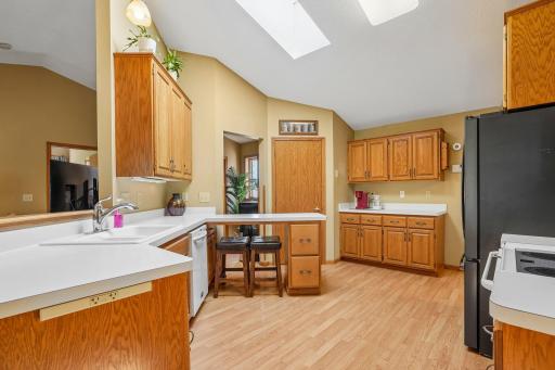 20-web-or-mls-Windsor Ln N-S0408-020.jpg