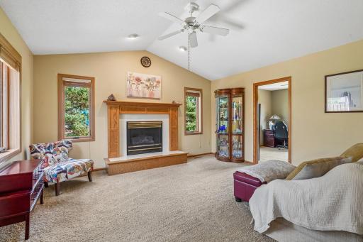 13-web-or-mls-Windsor Ln N-S0408-013.jpg
