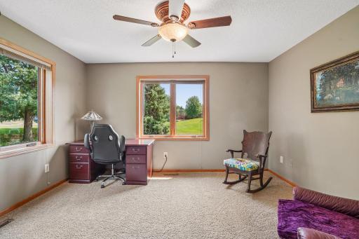 27-web-or-mls-Windsor Ln N-S0408-027.jpg