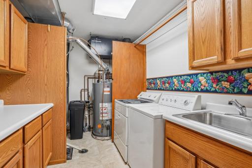 24-web-or-mls-Windsor Ln N-S0408-024.jpg