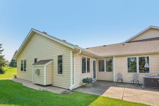 42-web-or-mls-Windsor Ln N-S0408-042.jpg