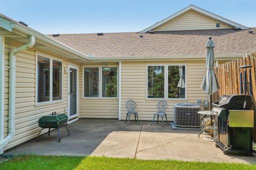 41-web-or-mls-Windsor Ln N-S0408-041.jpg