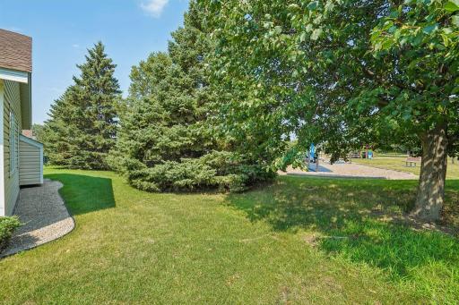 43-web-or-mls-Windsor Ln N-S0408-043.jpg