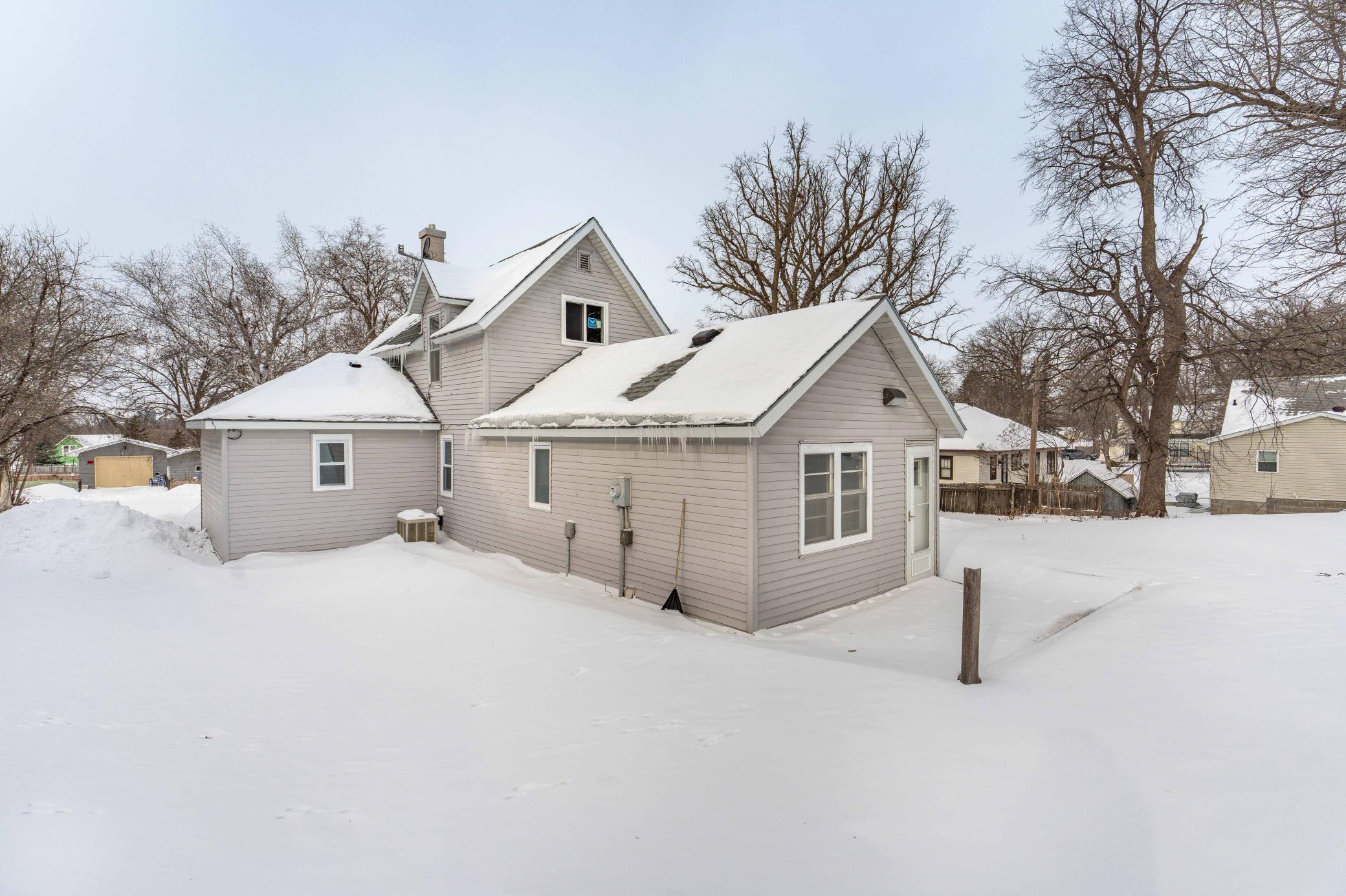 313 3rd St SE PR