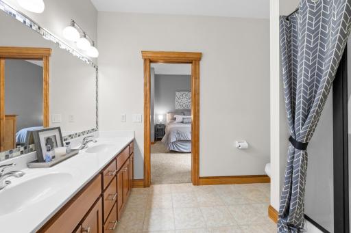 LL Jack and Jill Bathroom