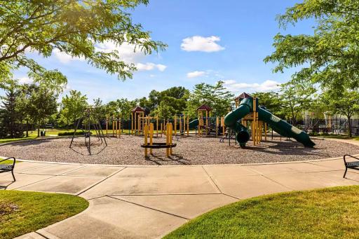 11030 Sweetwater Path, Woodbury, MN 55129