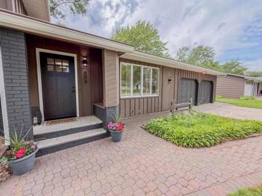 904 Birch Ave W Hector