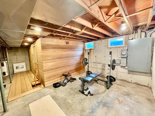 Exercise room/sauna room