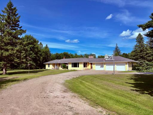 Over 5000 sf executive home just south of Warroad