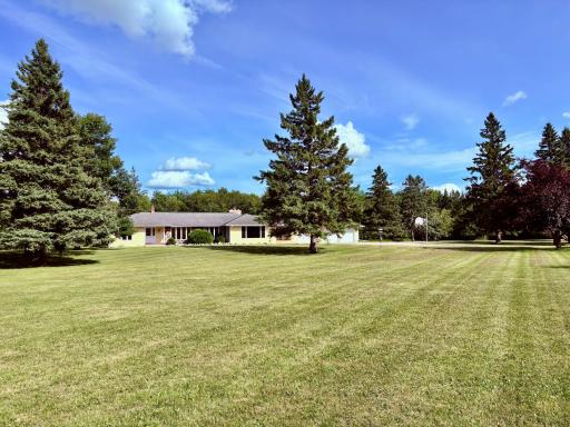 Beautiful property with great location to Warroad