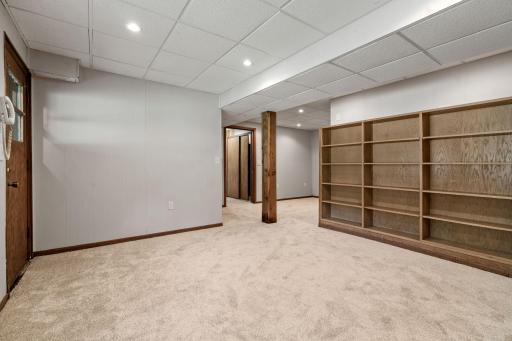 Finished walkout Lower Level offers exceptional flexibility with a large Family Room, additional Bedrood + ¾ Bath