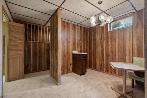 Convenient LL Kitchenette