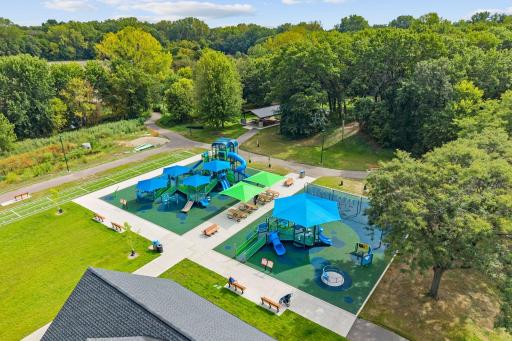 Located minutes from Hansen Park w/ tennis courts, ballfields, playground, lighted trails + 12-hole disc golf course.