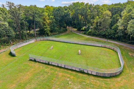 Located minutes from Hansen Park w/ tennis courts, ballfields, playground, lighted trails + 12-hole disc golf course.