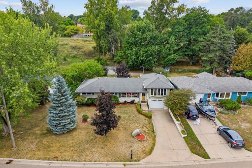 20-web-or-mls-810 Oakwood Dr-20.jpg