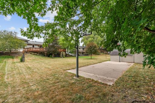 11-web-or-mls-810 Oakwood Dr-11.jpg