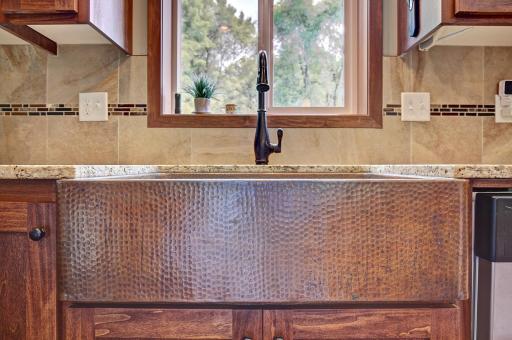 Large Copper Sink! Perfect for large baking dishes and cookie sheets!