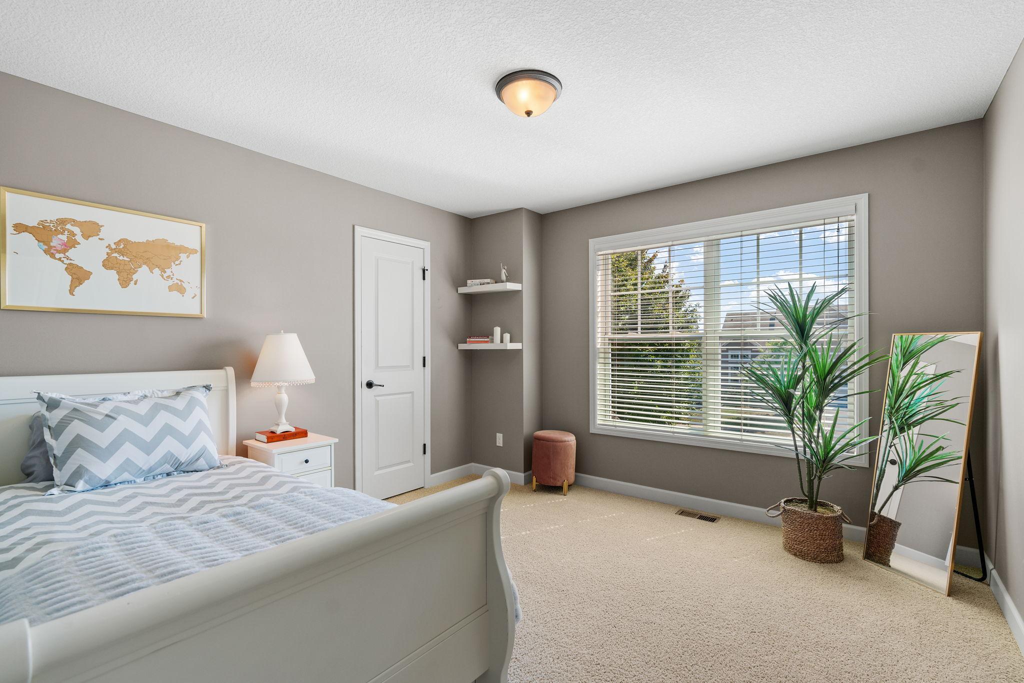 Upper Level w/ 4 bedrooms—all w/ walk-in closets