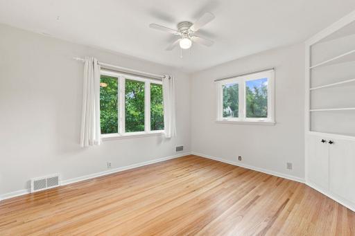 15-web-or-mls-5300 Logan Ave S-5.jpg
