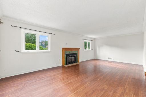 8-web-or-mls-5300 Logan Ave S-3.jpg