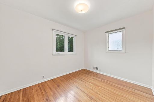 17-web-or-mls-5300 Logan Ave S-7.jpg