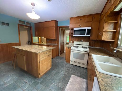 11381 Hubert Lane, Cold Spring, MN 56320