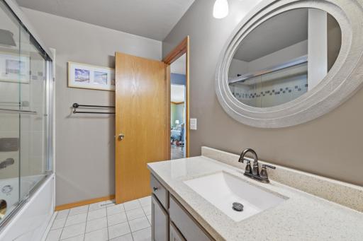 3632 Gershwin Lane N, Oakdale, MN 55128