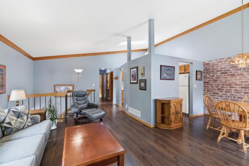 3632 Gershwin Lane N, Oakdale, MN 55128