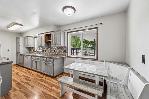 14-web-or-mls-Main Ave NE-S2807-014.jpg