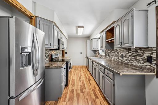 16-web-or-mls-Main Ave NE-S2807-016.jpg